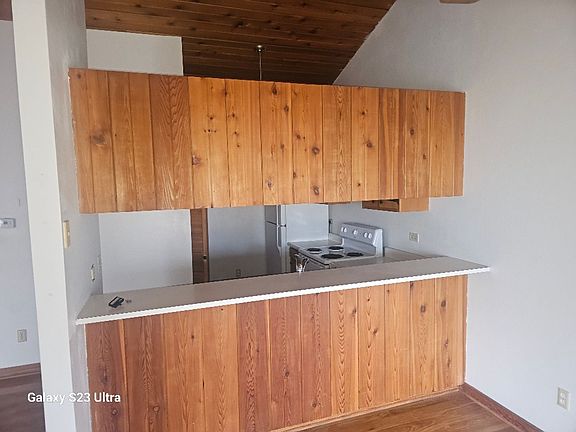 5th image of 525 N Blackhawk Blvd #4