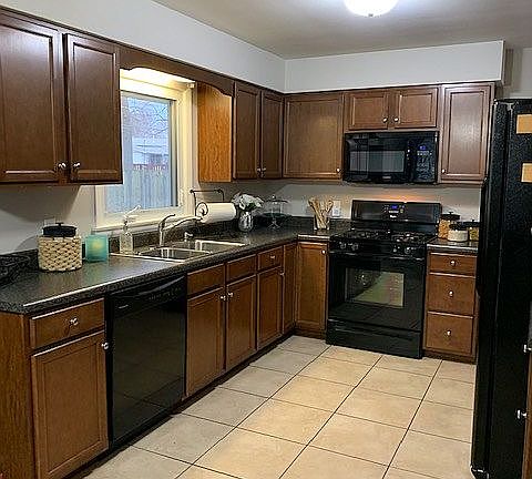 4th image of 1623 Parkway Dr