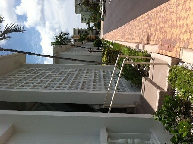 Front walk/ to beach