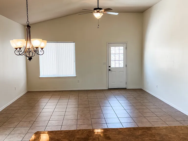 3519 Sierra Bonita Ave — Photo 9