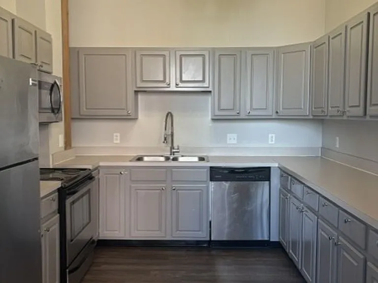 Bridgeview Apartments — Photo 64