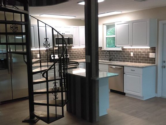 2nd image of 135 Jamison Ave