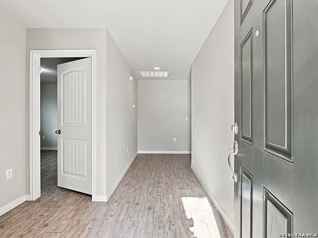 3 bed, 2.0 bath, 1894 sqft, $2,095 — Photo 4