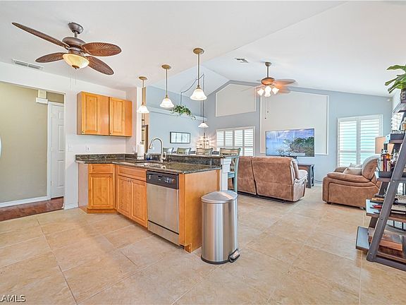 4th image of 15118 Cloverdale Dr