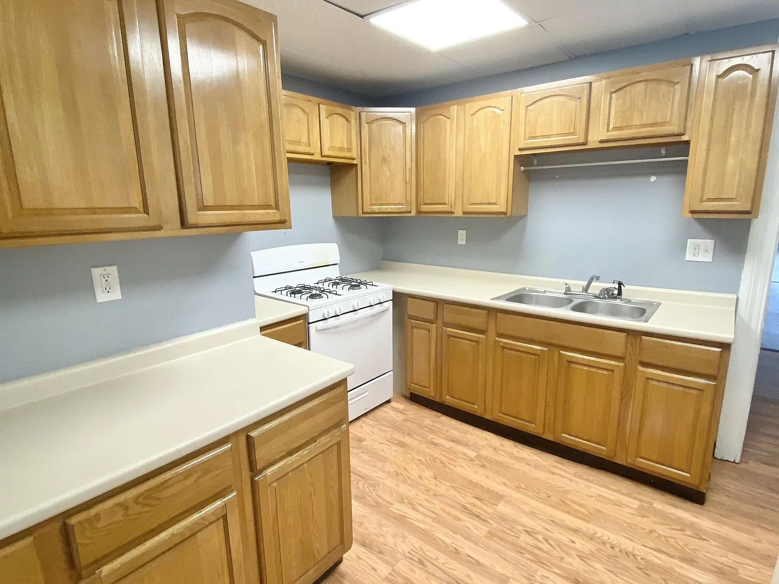 911-13 State Street - 911 State St Apt 1 — Photo 1