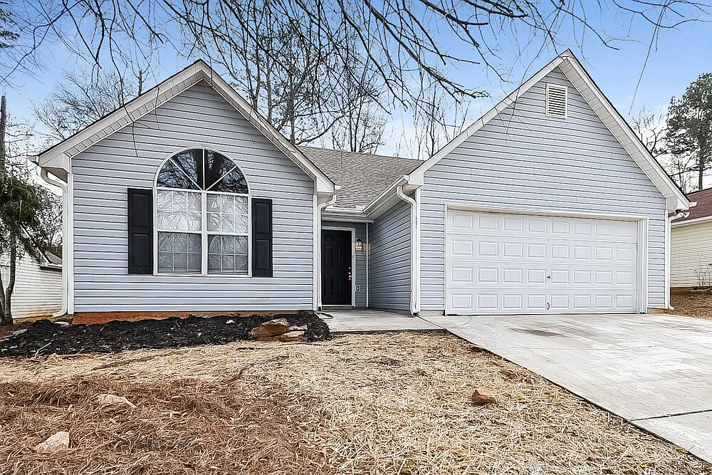3 bed, 2.0 bath, 1229 sqft, $2,380 — Photo 1
