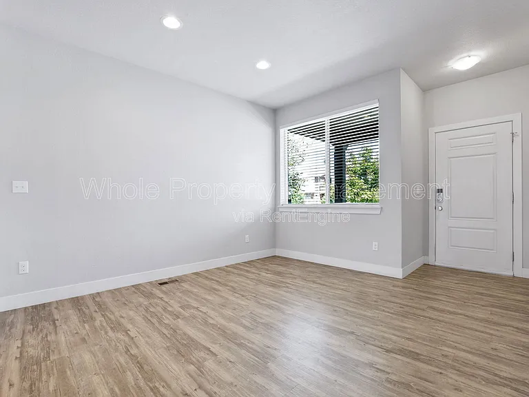 5829 N Beeler St — Photo 2