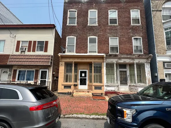 11 N 2nd St, Saint Clair, PA 17970