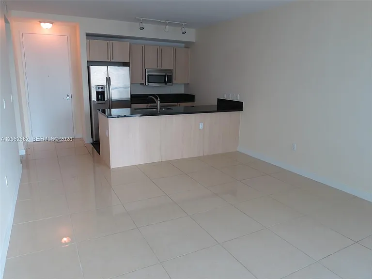 1111 SW 1st Ave #1024 — Photo 5