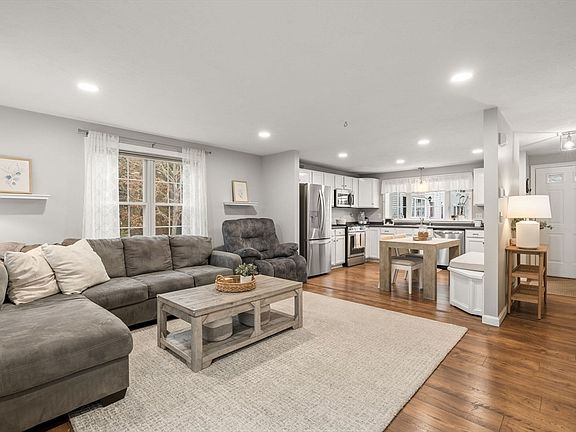 5th image of 2697 Cranberry Hwy APT 23