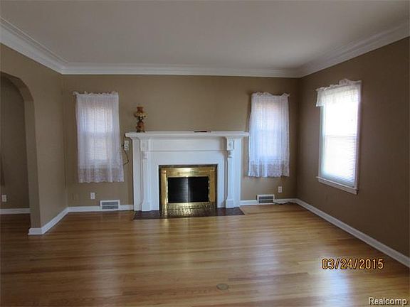 3rd image of 651 N Rosevere Ave