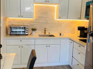 5207 Canoga Ave #5207, Woodland Hills, CA 91364