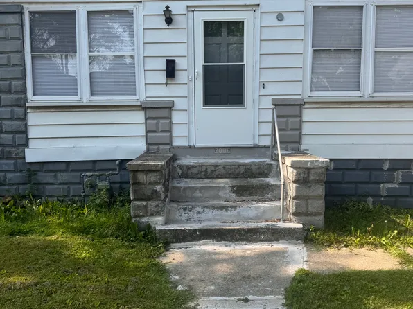 2006 W Howett St, Peoria, IL 61605