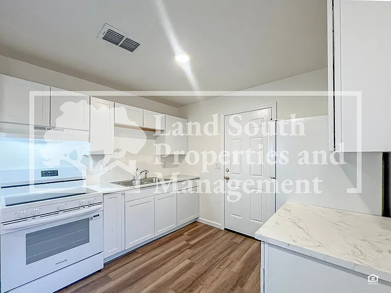 124 Rosalynn Cir — Photo 7