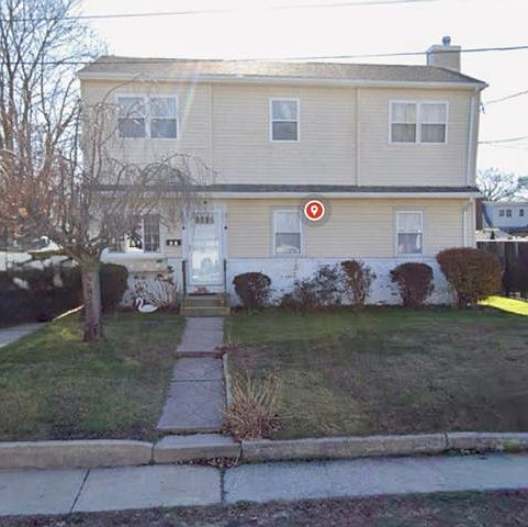 1st image of 60 Parkdale Dr