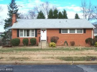 8114 Carrick Ln, Springfield, VA 22151