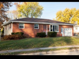 2465 Evergreen Dr, Dubuque, IA 52001