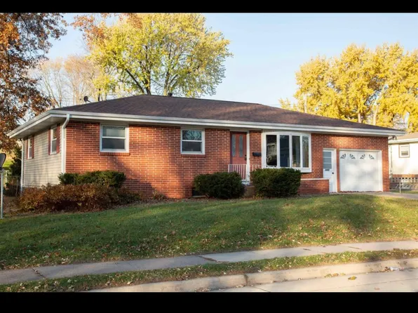 2465 Evergreen Dr, Dubuque, IA 52001