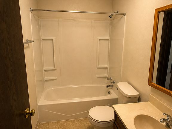 3rd image of 1220 Plymouth Rd #2