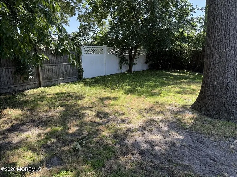 1835 Northwest Dr — Photo 13