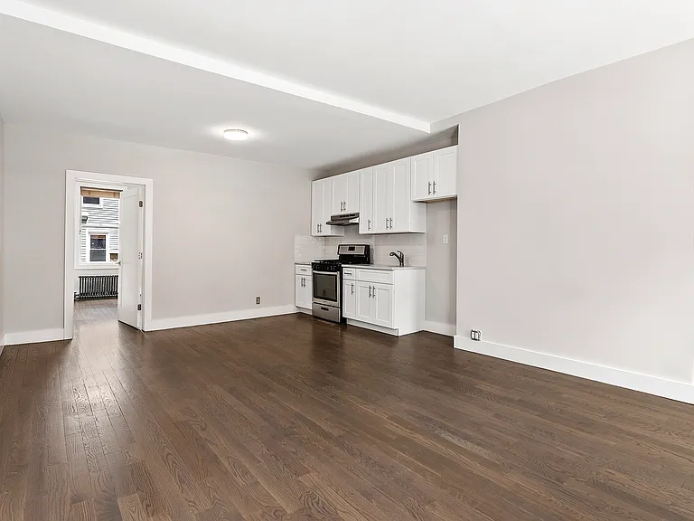 10-13 47th Ave #F1 — Photo 5