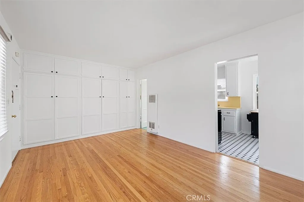 Studio, 450 sqft, $1,998 — Photo 4