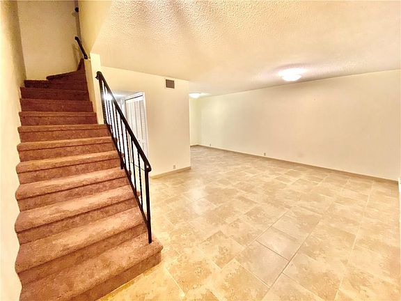 4th image of 55 Townhouse Ln