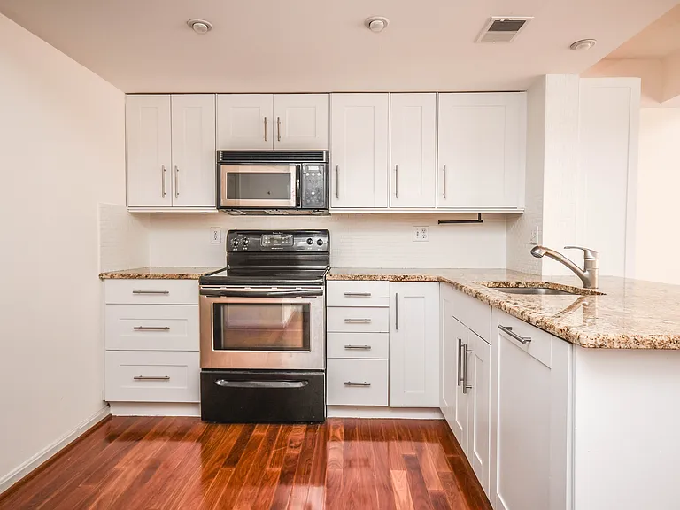 1225 13th St NW #310 — Photo 9