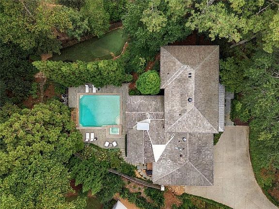 2nd image of 323 Blanton Rd NW