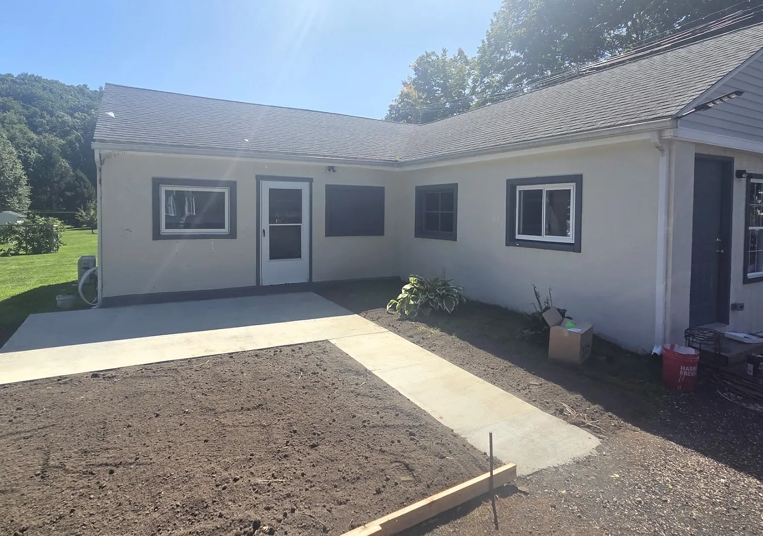 2 bed, 1.0 bath, 1269 sqft, $2,300 — Photo 1