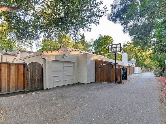 5th image of 1319 Hopkins Ave