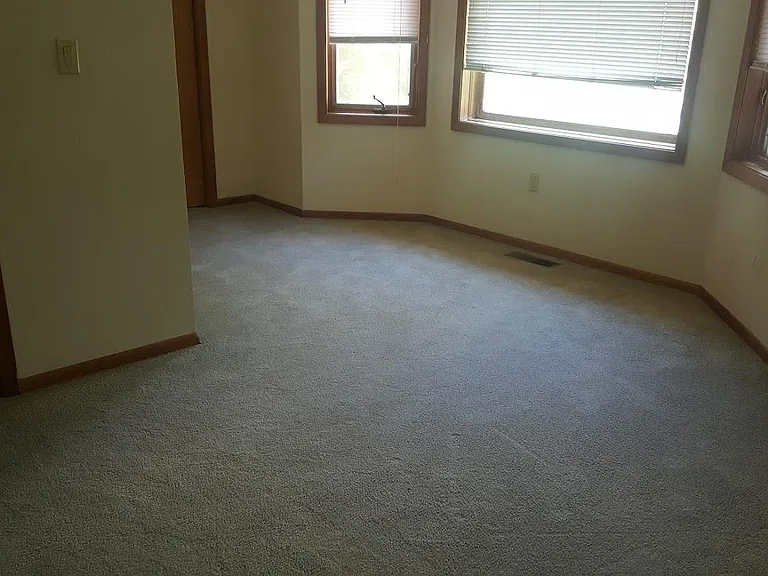 835 SE Lori Ct — Photo 6