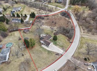 N51W27909 North Willow Creek DRIVE, Pewaukee, WI 53072