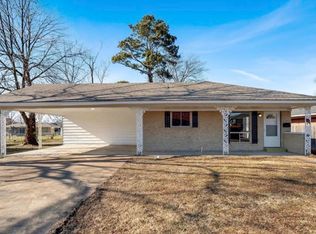 911 NW 5th St, Walnut Ridge, AR 72476