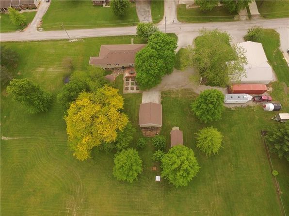 709 Ogden St, Gallatin, MO 64640
