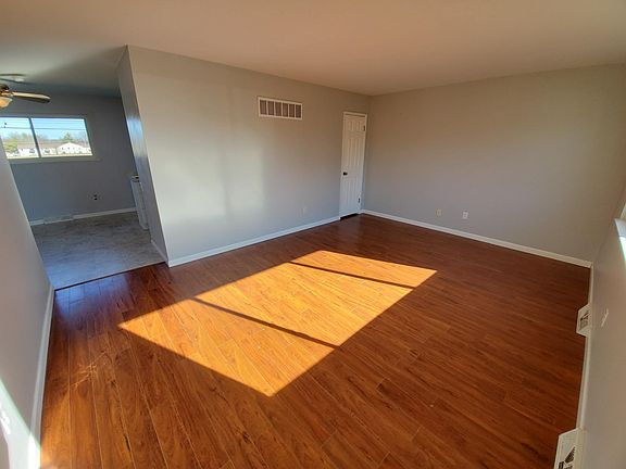 3rd image of 2025 Flamingo Dr
