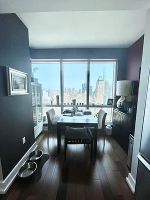 Rented by Addison Property Group | media 27