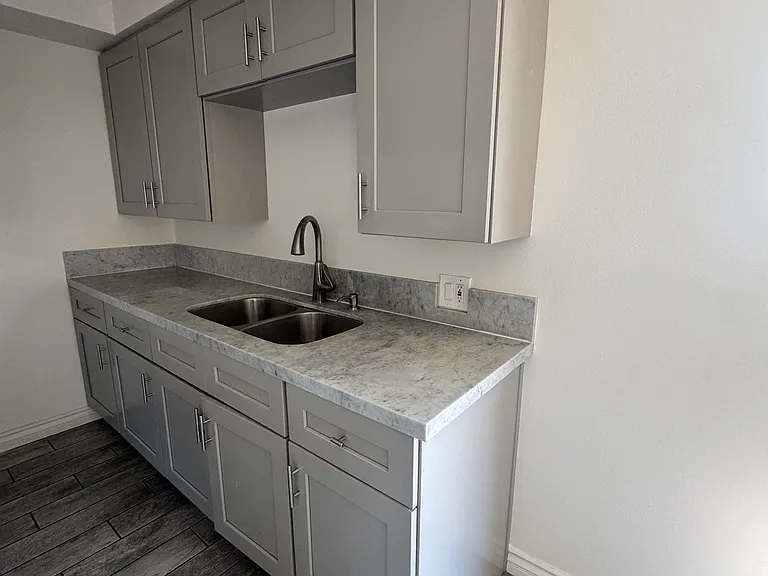 204 N Olive Ave #D — Photo 11