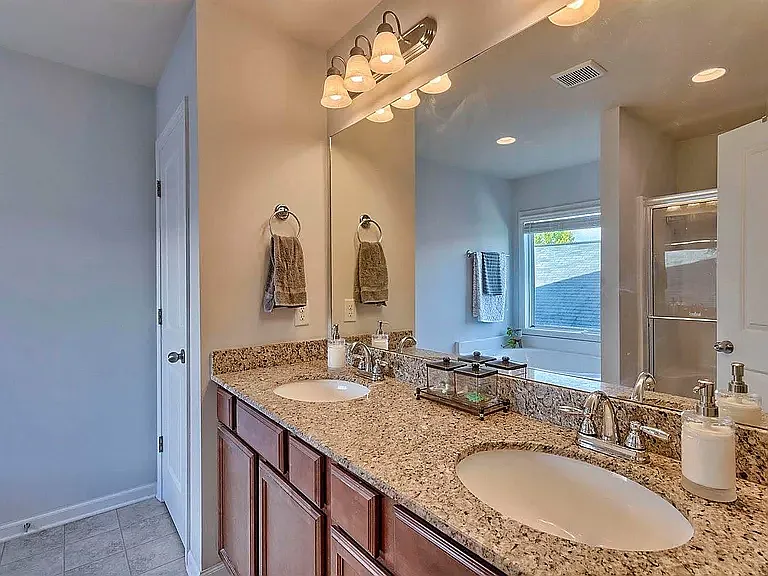 488 Freshwater Dr — Photo 11