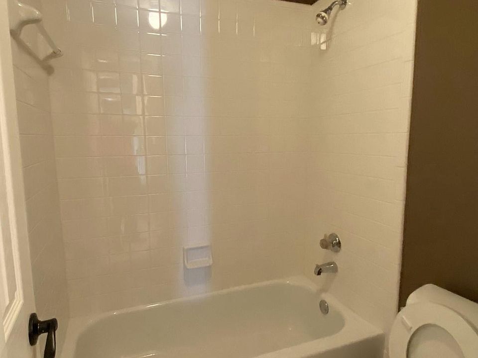 1st image of 2041 Londonderry Dr