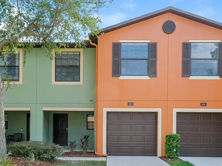2438 Hibiscus Bay Ln — Photo 1