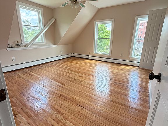 3rd image of 6 Edwards Pl Floor 2