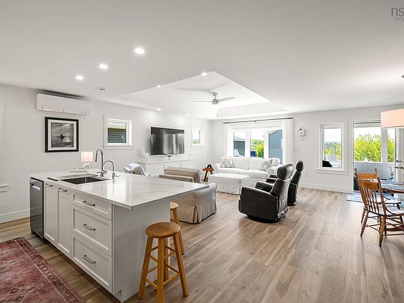 3rd image of 55 Community Way