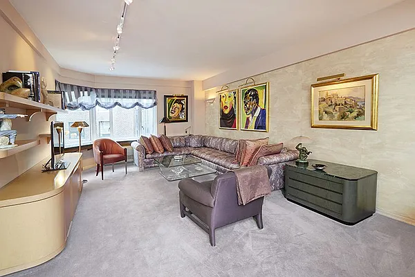 Sold by Fox Residential Group | media 18