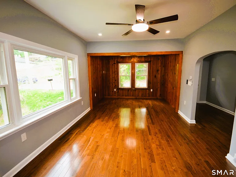 275 Riverview Ave — Photo 15