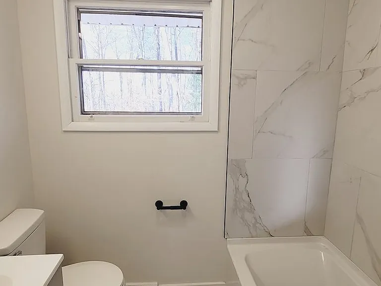 405 Seminole Dr — Photo 6