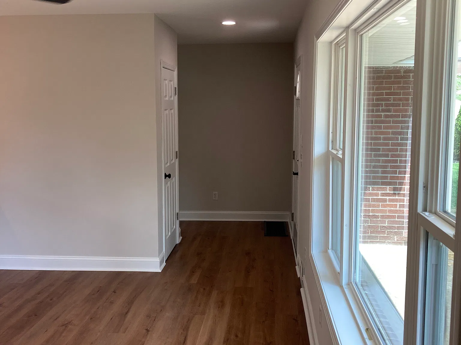 2 bed, 1100 sqft, $1,450 — Photo 2