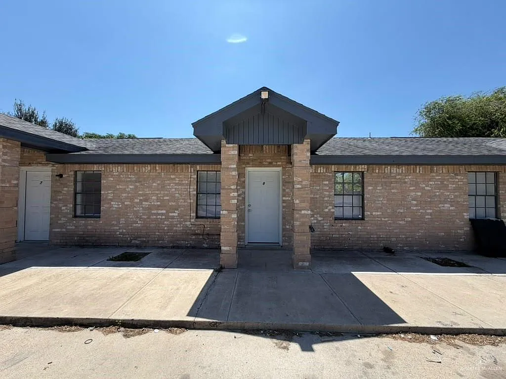 2 bed, 1.0 bath, 840 sqft, $850 — Photo 1
