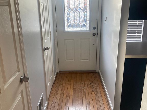 Front entrance hall way