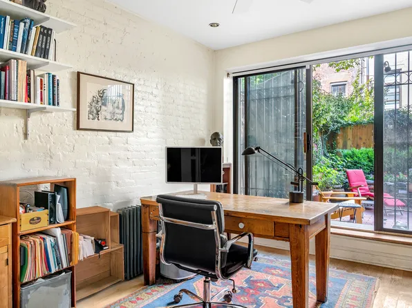 129 West 70th Street image 7 of 15